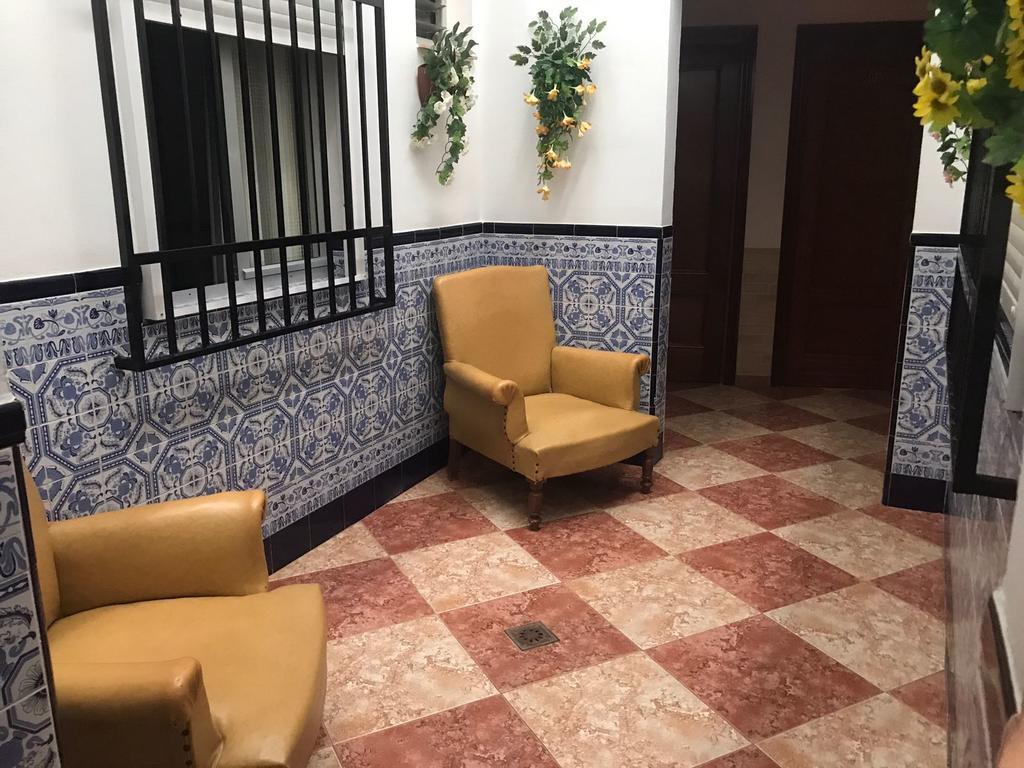Hostal Bar San Pedro Mairena De Alcor Bagian luar foto
