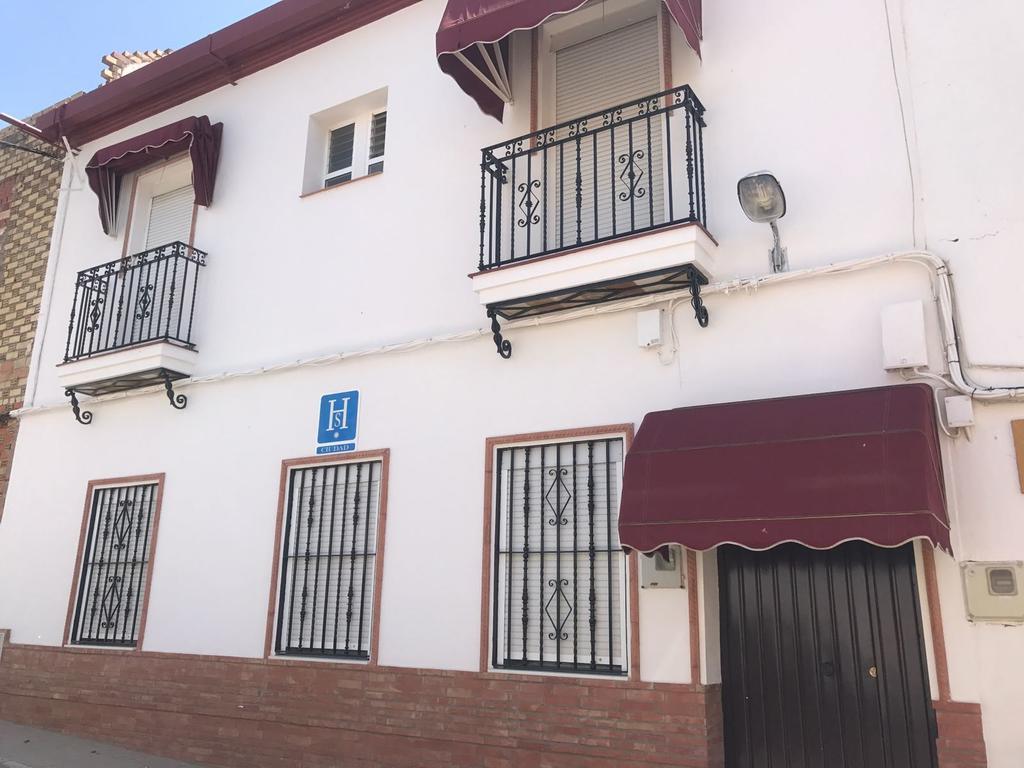 Hostal Bar San Pedro Mairena De Alcor Bagian luar foto
